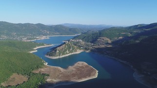 paesaggio lago.jpg